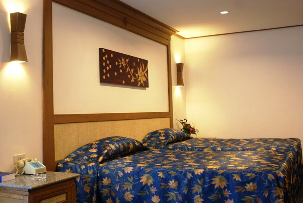 Royal Twins Palace Hotel Pattaya Exterior photo