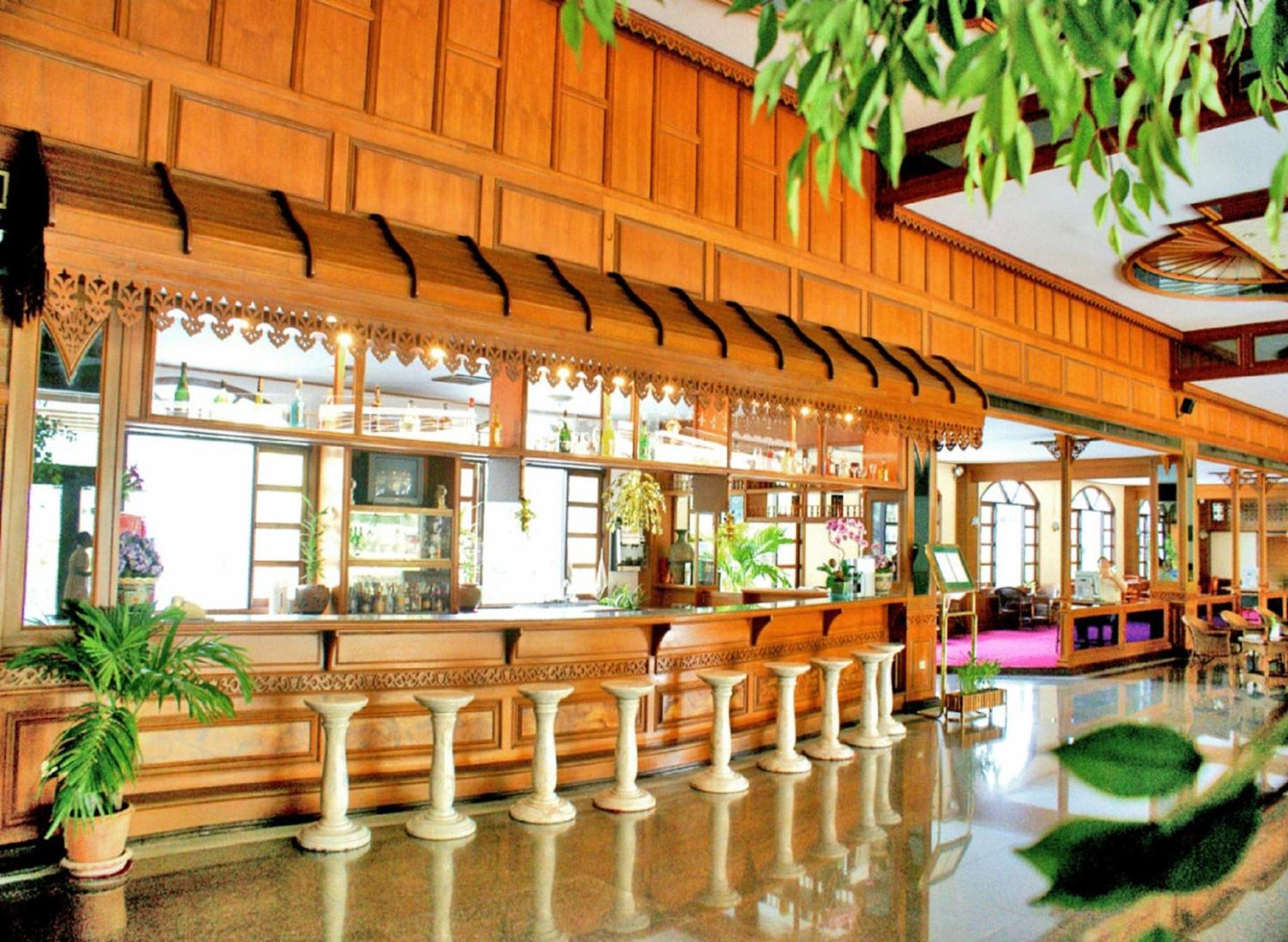 Royal Twins Palace Hotel Pattaya Exterior photo