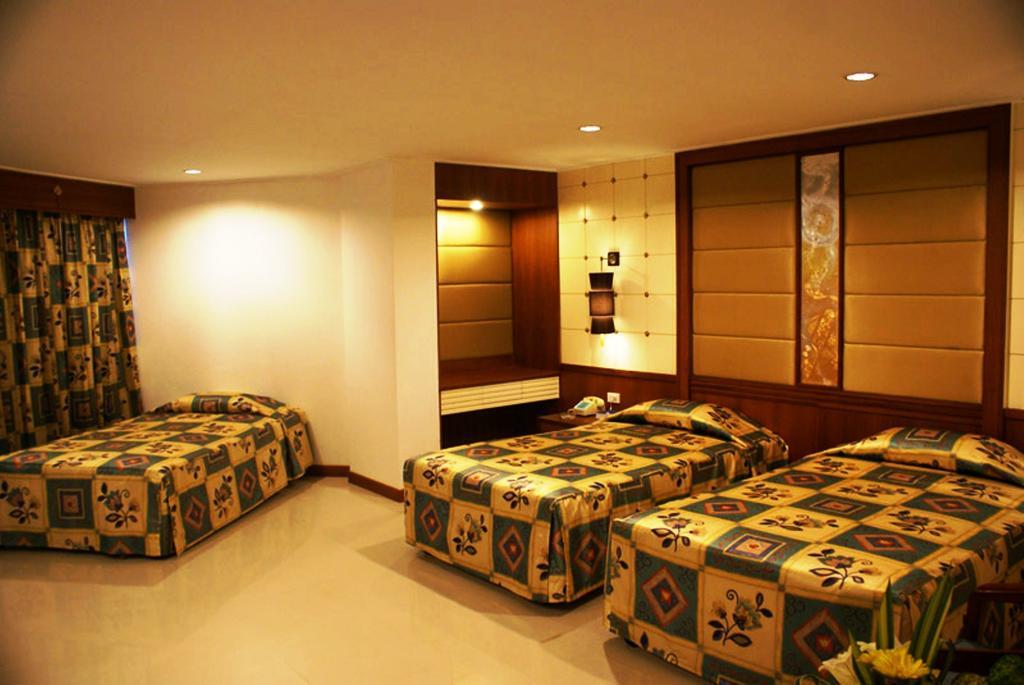 Royal Twins Palace Hotel Pattaya Exterior photo