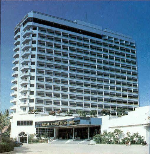 Royal Twins Palace Hotel Pattaya Exterior photo