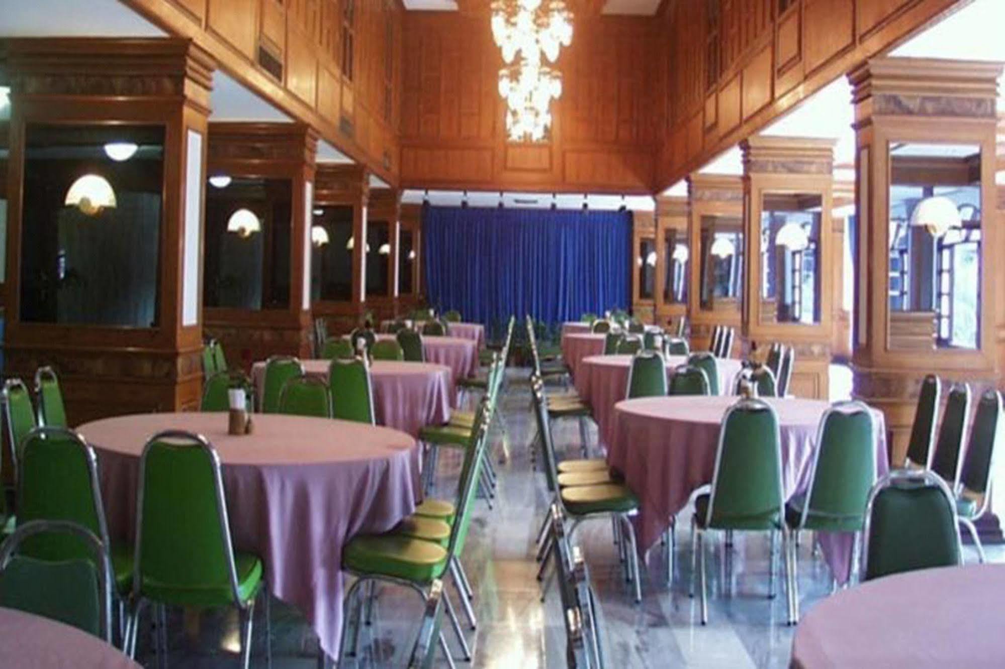 Royal Twins Palace Hotel Pattaya Exterior photo